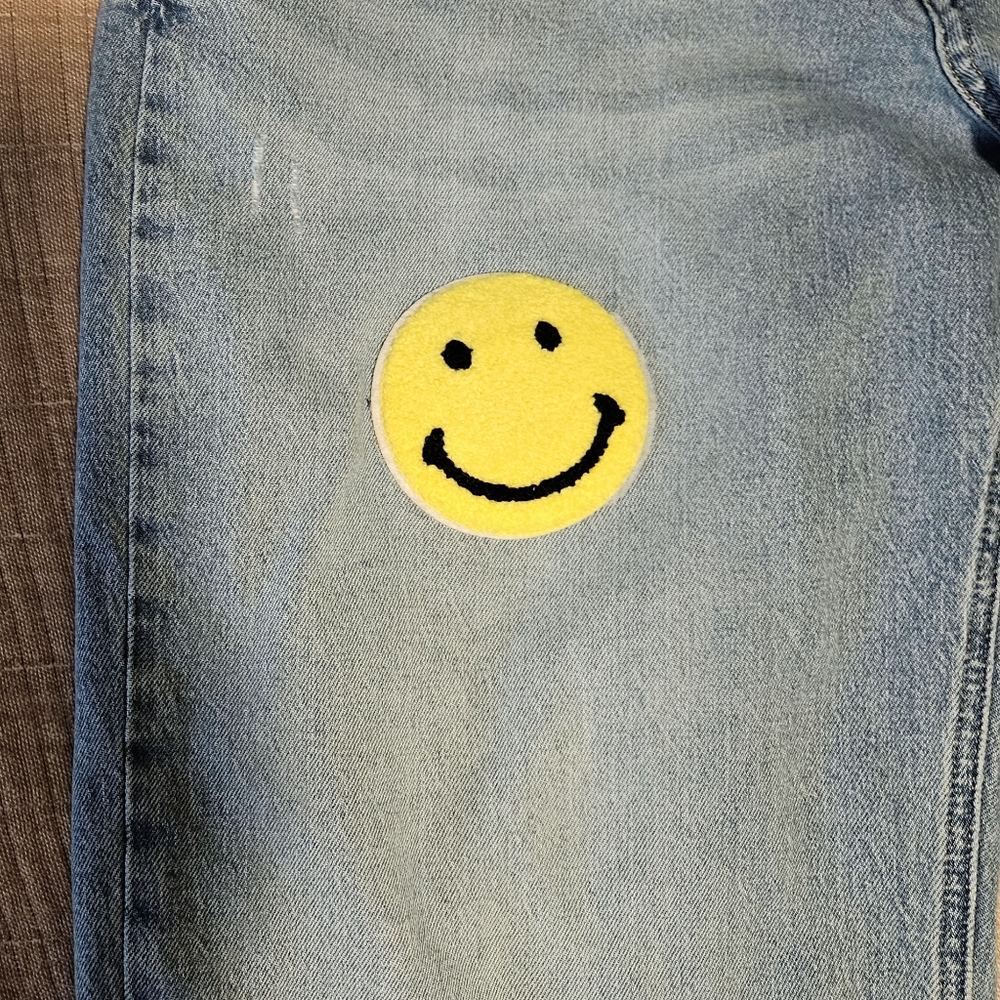 Boyfriend Jeans with Smiley Patch - Picture 2 of 5
